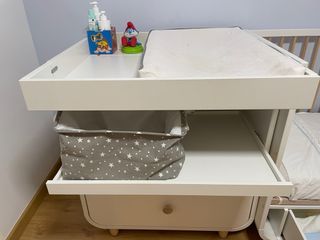Cuna y cambiador bebé