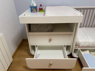 Cuna y cambiador bebé