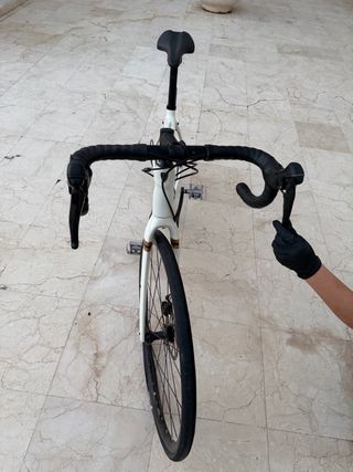 Trek Domane AL 2 Disc 2021 · Muy poco uso