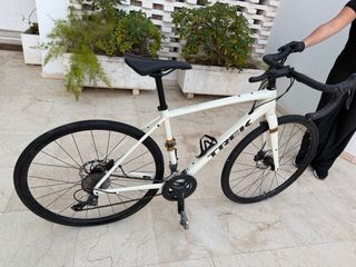 Trek Domane AL 2 Disc 2021 · Muy poco uso