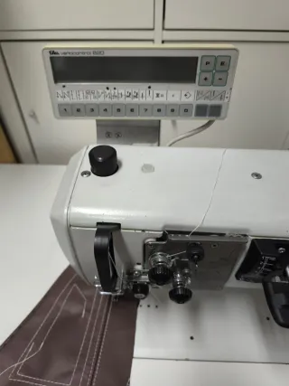 Máquina de coser triple arrastre