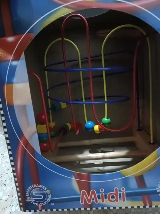 Laberinto de Abalorios de Madera