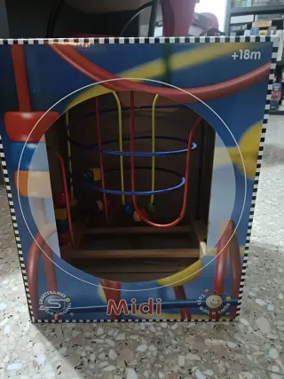 Laberinto de Abalorios de Madera