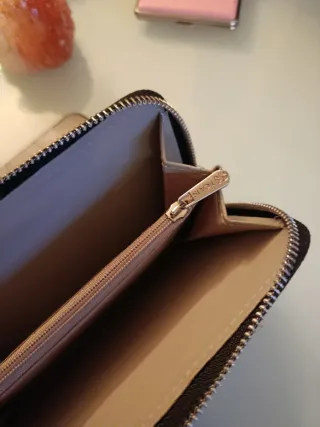 Cartera monedero Tous beige con detalle amarillo