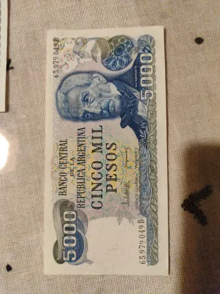 Due Banconote da 5000 Pesos Argentini