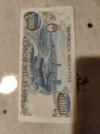 Due Banconote da 5000 Pesos Argentini