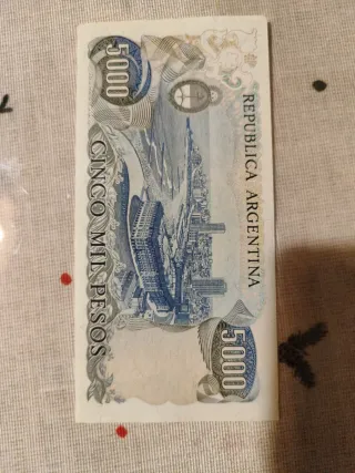 Due Banconote da 5000 Pesos Argentini