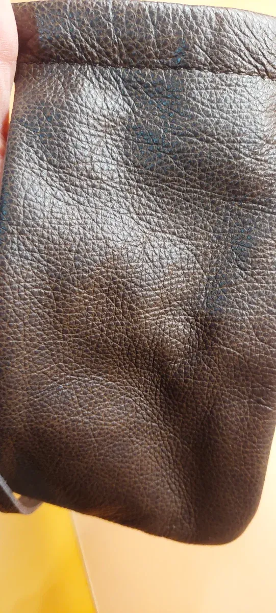 Tracolla in pelle portacellulare