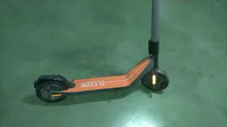 Patinete Eléctrico Olsson con papeles.