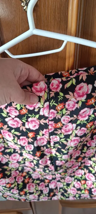 Falda zara floral drapeada