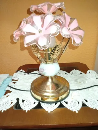 Lámpara de mesa vintage flores rosas