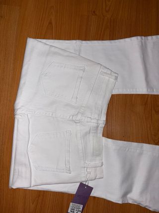 Pantalón vaquero KIDDO blanco acampanado