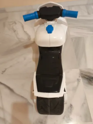 Moto correpasillos policía