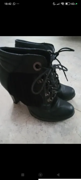 Botín mujer tacón negro