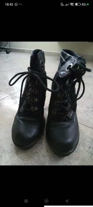 Botín mujer tacón negro