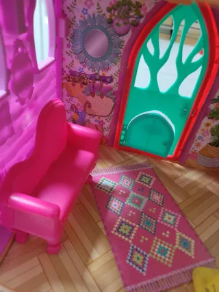 Casa de muñecas con accesorios