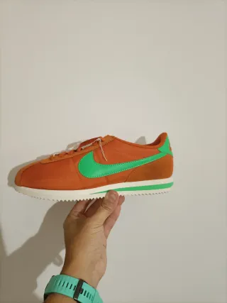 T43 Nike Cortez Naranja y Verde