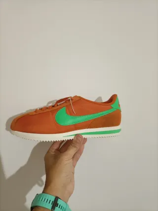 T42,5 Nike Cortez Txt  Naranja y Verde