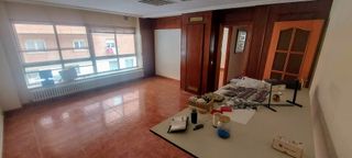 ¡OCASION!ENTREPLANTA Y BAJO EN C/DOCTOR VILLALOBOS