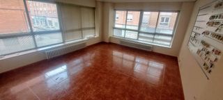 ¡OCASION!ENTREPLANTA Y BAJO EN C/DOCTOR VILLALOBOS