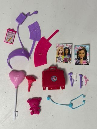 Ambulancia Barbie junto clínica + 1 Muñeca Barbie.