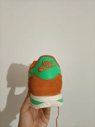T42 Nike Cortez Txt Naranja y Verde
