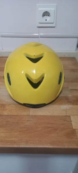 Casco Aerogo Bicicleta/Patin Amarillo