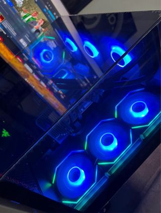 PC Gaming Ryzen 7 7800X3D + RTX 5070 Ti