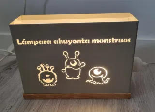 Lámpara quitamiedos infantil