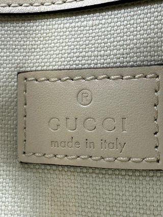 Bolso Gucci GG Marmont acolchado Beige