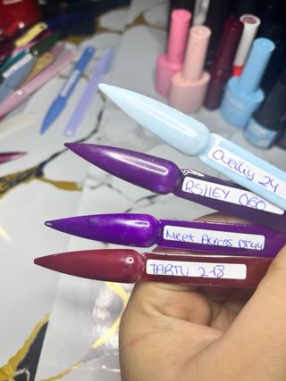 Lote de esmaltes de uñas variados