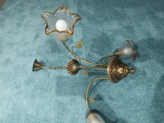 Lámpara de techo floral dorada