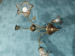 Lámpara de techo floral dorada