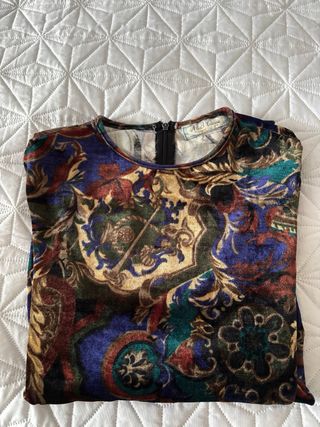 Camiseta elástiicaTerciopelo Estampada Manga Larga