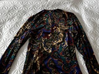 Camiseta elástiicaTerciopelo Estampada Manga Larga