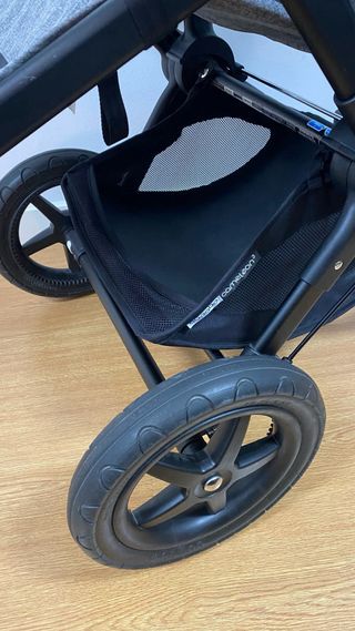 Cochecito Bugaboo Cameleon 3 gris, capazo y silla.