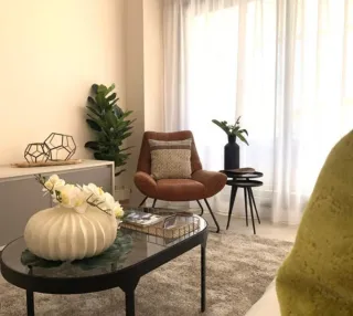 Alfombra de pelo beige y gris. Color Taupe