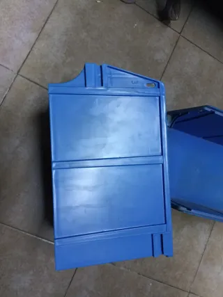 Gavetas azules grandes apilables