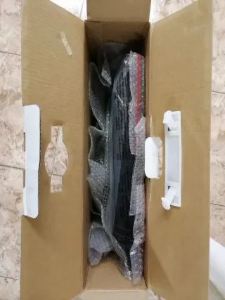 Monitor Yuraku 19" negro modelo MA9JBA