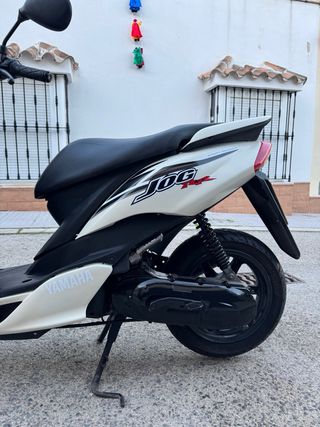 Yamaha Jog R Blanco perlado restaurada 14.400km