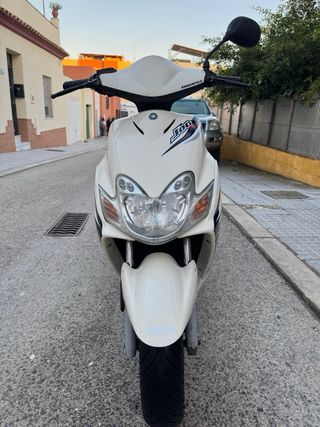 Yamaha Jog R Blanco perlado restaurada 14.400km