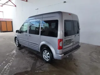 Ford E-Tourneo Courier 2012