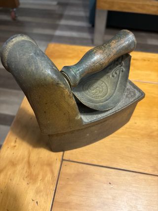 Plancha antigua de carbón