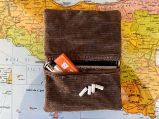 Porta tabacco marrone