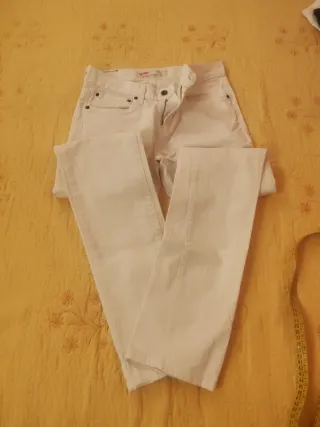 Levi's 510 Skinny Mujer Blancos