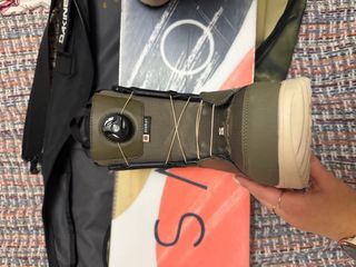 Tabla Snowboard Salomon Lotus 142cm + botas