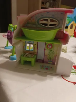 Casa Piny Pon con columpio y figuras