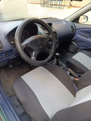 Mitsubishi Carisma 2002