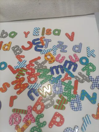 Letras imantadas decoradas para nevera