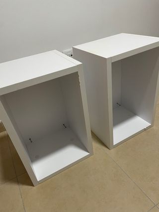 Cajoneras/estantes blancos de madera